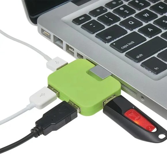 USB C Multiport Adapter 4-in-1 Black - Picture 4 of 4
